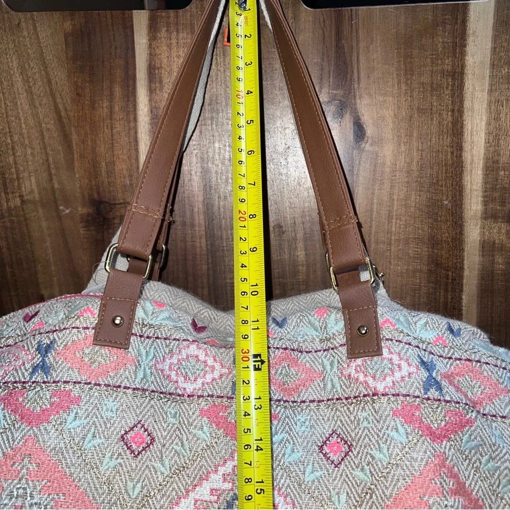 Elegant Tan and Pink Women's Tote Bag - Picture 3 of 8